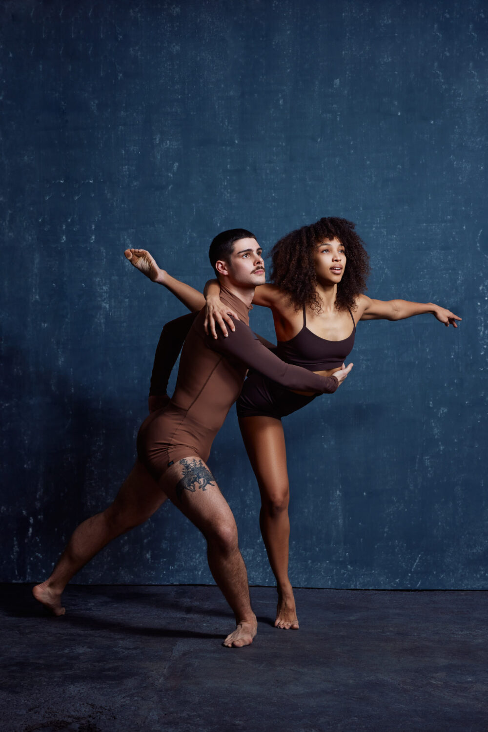 2 dancers in the studio